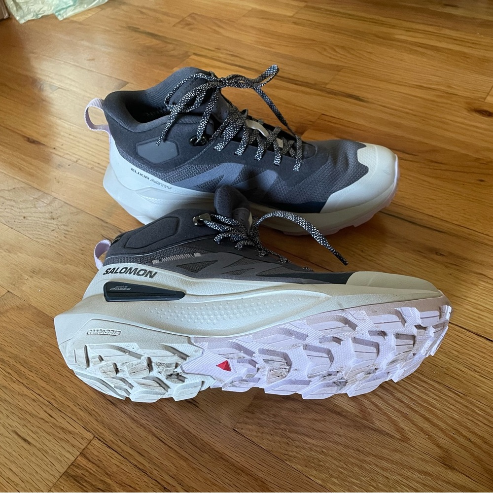 Salomon women’s Gortex boots. - Picture 5 of 9